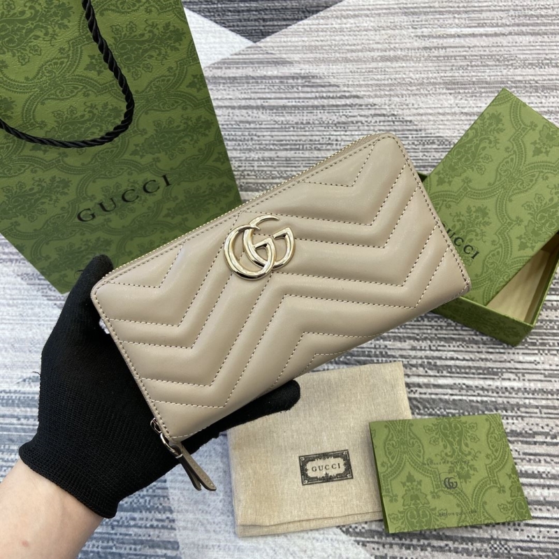 G*u*i wallets & purse
